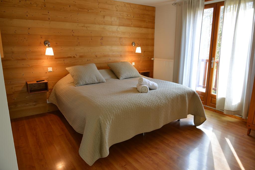 L'Escale En Ubaye Bed and Breakfast Saint-Pons  Eksteriør billede