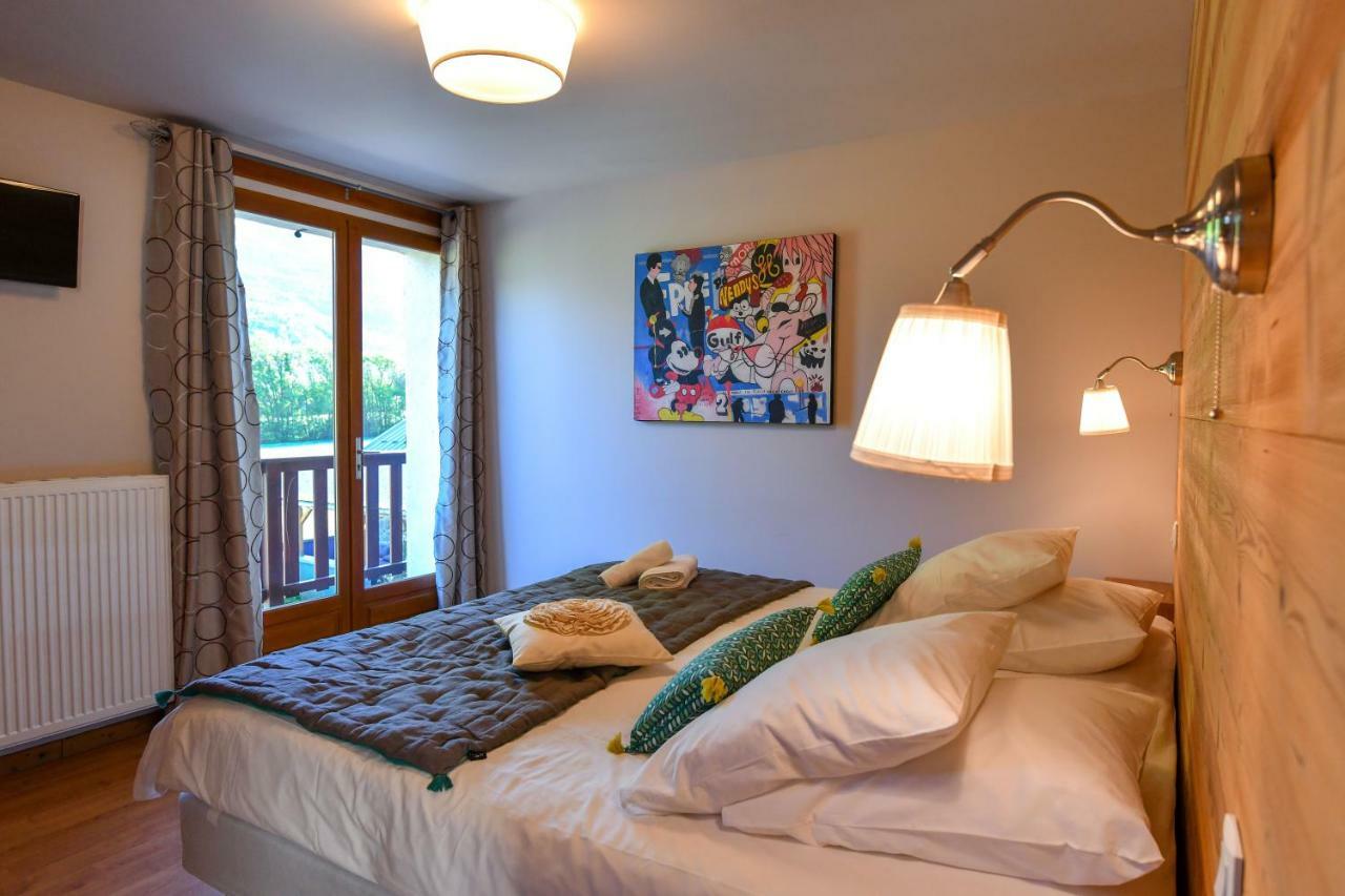 L'Escale En Ubaye Bed and Breakfast Saint-Pons  Eksteriør billede